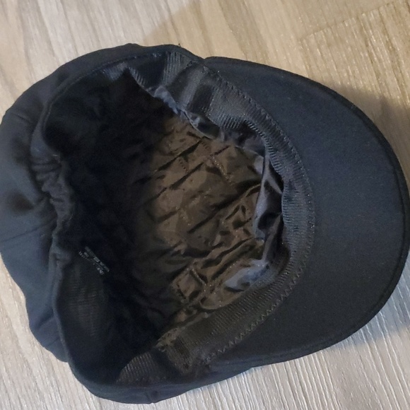 Women's Black Lined Cap - Picture 2 of 4